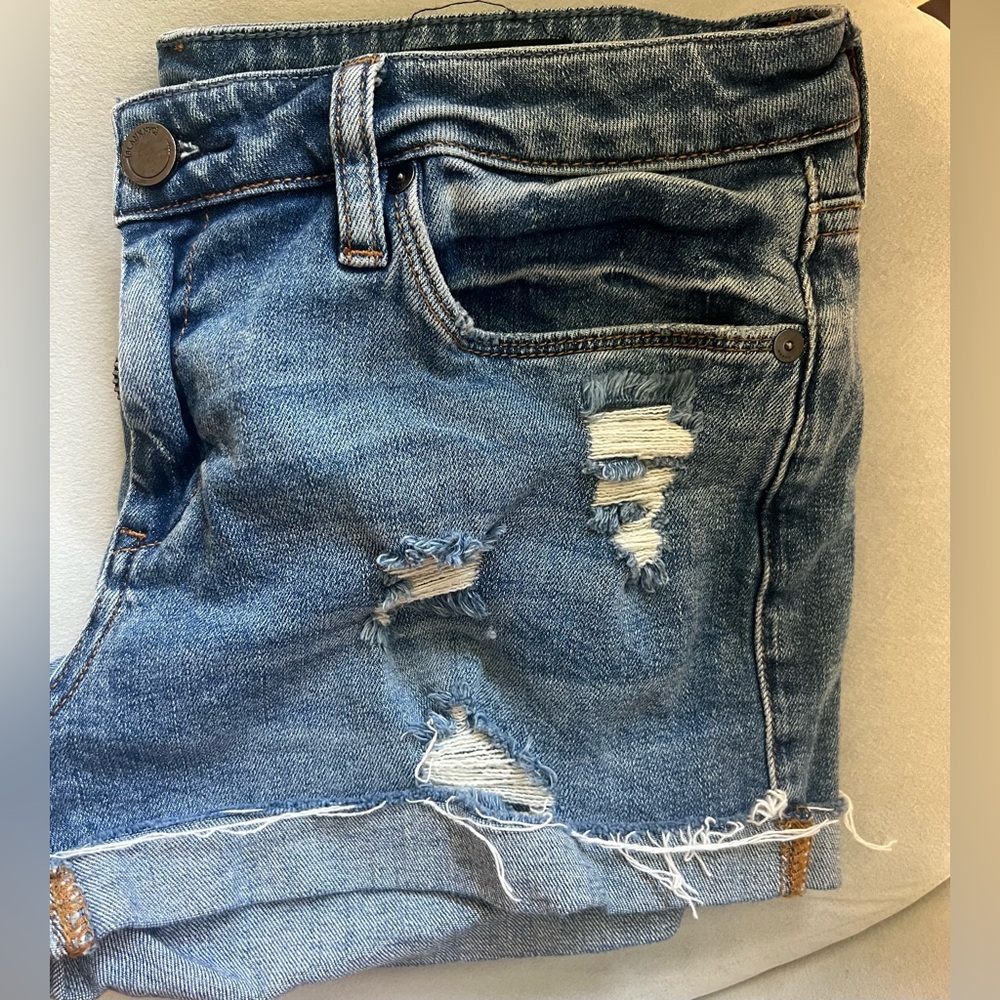 BLANKNYC Fulton roll up short
